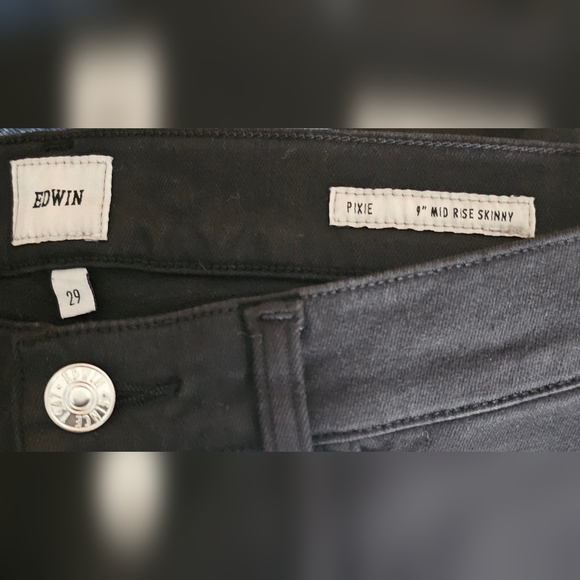 Pixie 9" Mid Rise Skinny - Picture 5 of 5